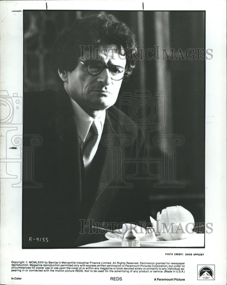 1990 Press Photo Actor Jerzy Kosinski in "Reds" Film - Historic Images