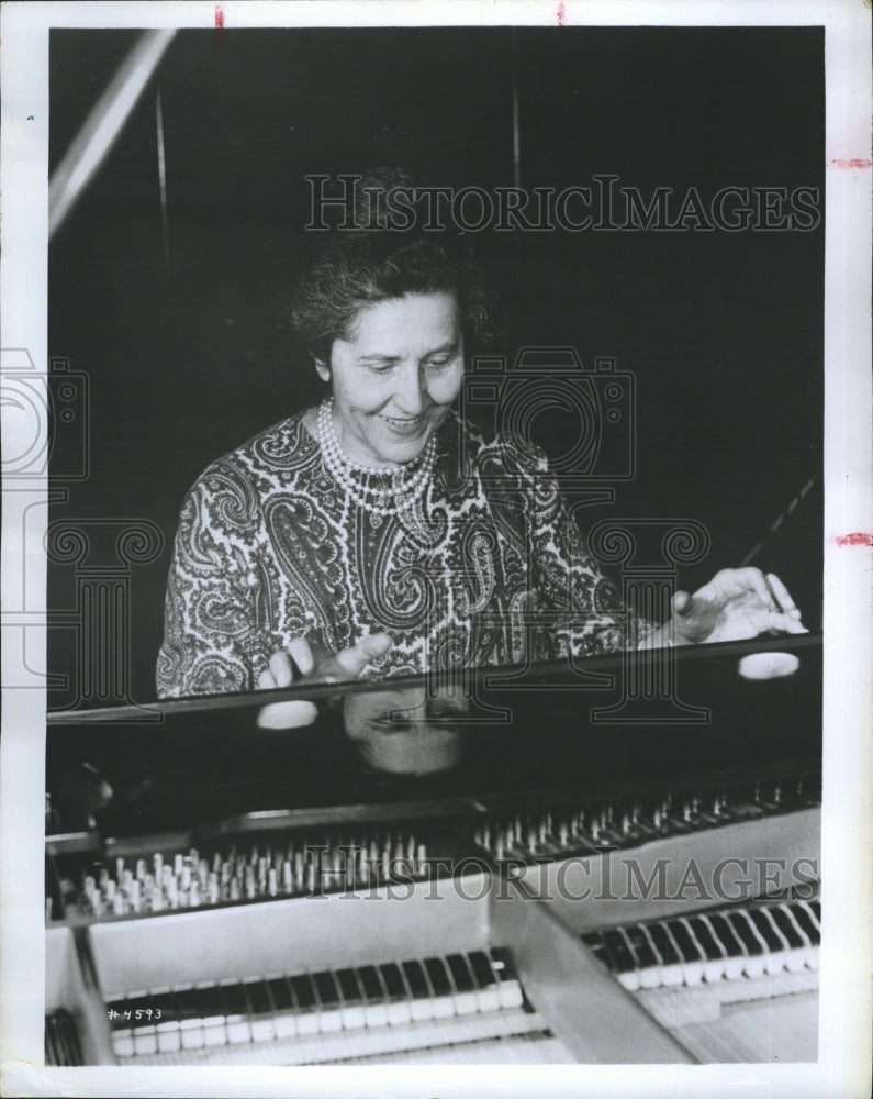 Press Photo Hungarian Pianist Lili Kraus - RSH40081 - Historic Images