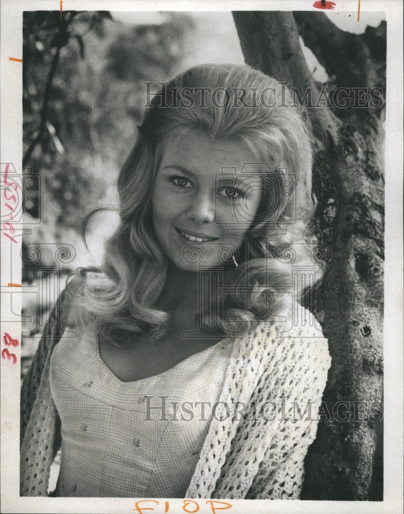 1968 Press Photo Actress Lee Kroeger on "Stacy" NBC TV Series - RSH40093 - Historic Images