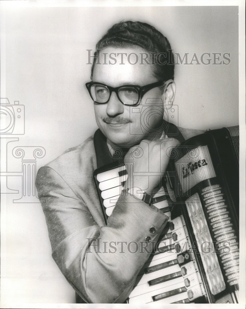 Press Photo Entertainer Ed Krochman with Accordion - Historic Images