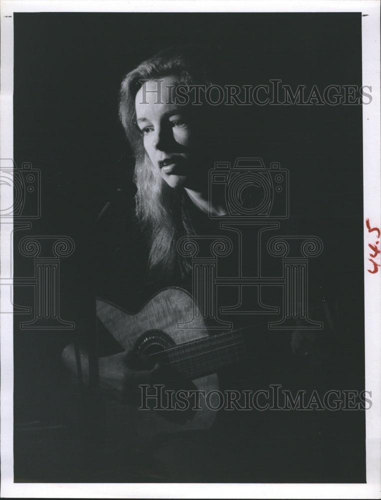 1965 Press Photo Folksinger Pat Munson - Historic Images