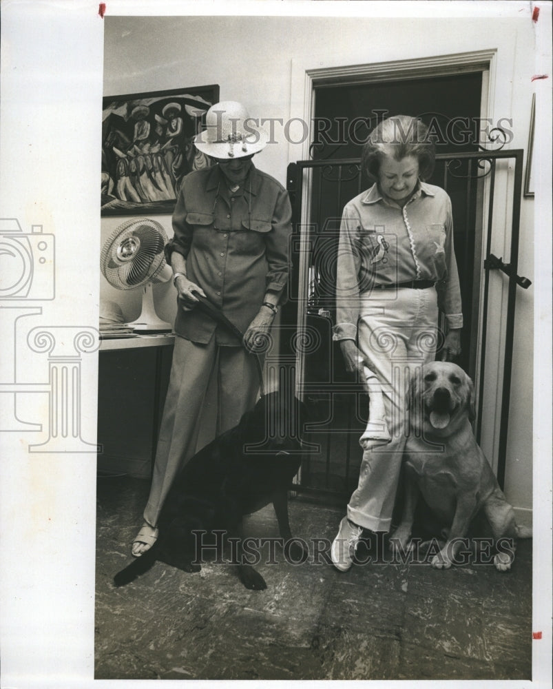 1981 Press Photo SPCA Workers Dorothy Fox Davies and Jean Mattson - Historic Images