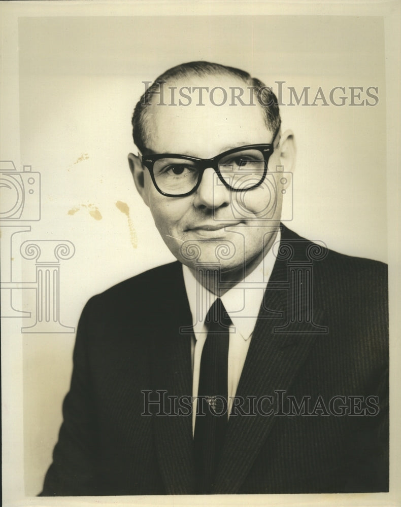 1960 Press Photo Eugene Picker President of Loew's Theaters Inc. - Historic Images
