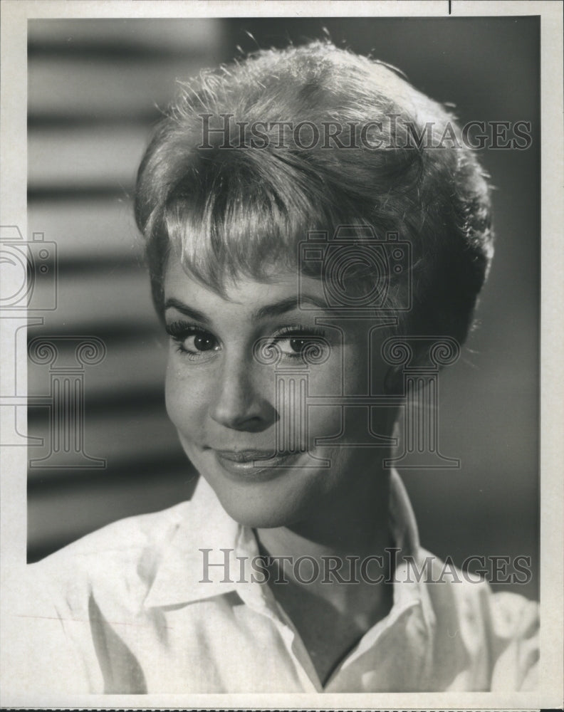 Press Photo Maggie Pierce, Model and Actor in &quot;My Mother, The Car&quot; - Historic Images