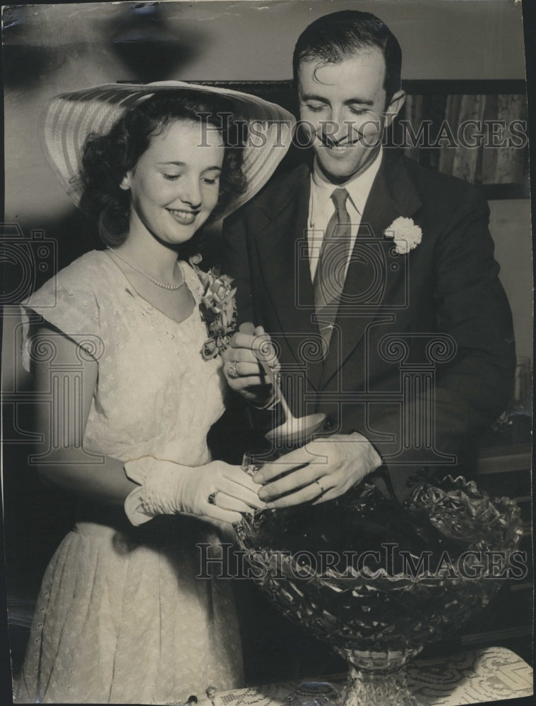 1946 Press Photo Marjorie Leveritt, Wilbur L. Pilsbury wed - RSH40757 - Historic Images