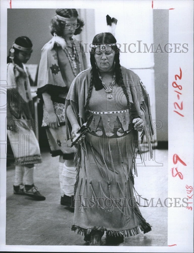 1981 Press Photo Hazel Pike decide to look into her native American heritage - Historic Images