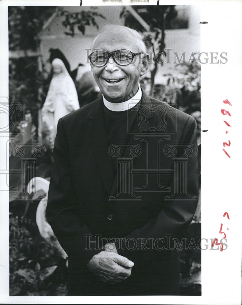 1984 Press Photo Monsignor Pietrzyk - Historic Images