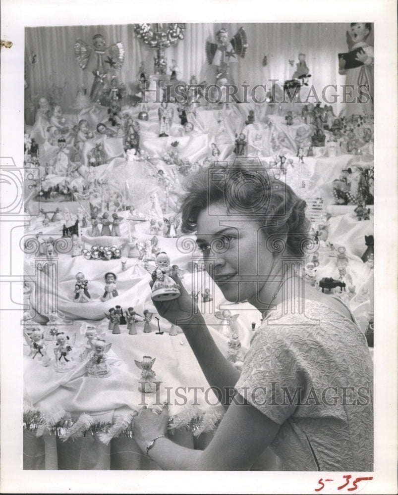 Press Photo Figurine Angels. - Historic Images