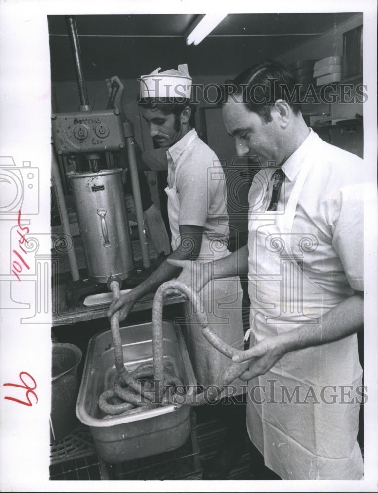 1970 PressPhoto Anthony Fridelia assist his uncle, Leo Fridelia in making sausag - Historic Images