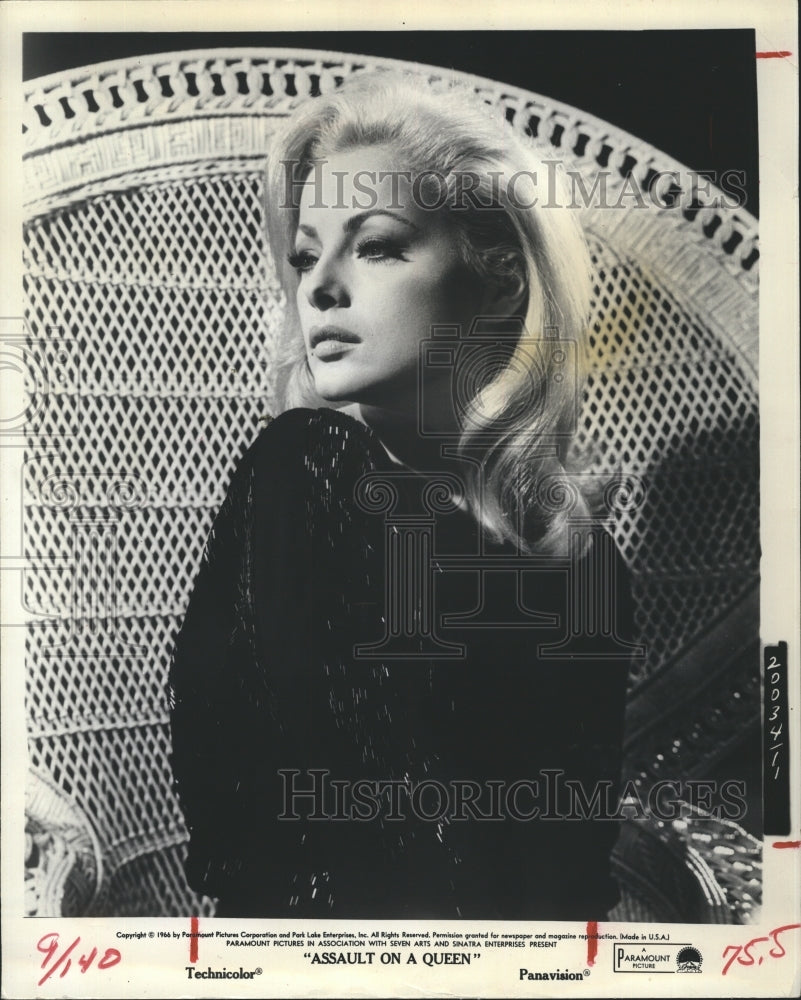 1986 Actress Virna Lisi in "Assault on a Queen"  - Historic Images