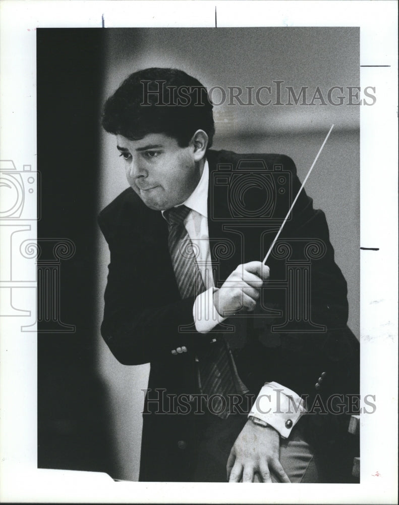 1987 Andrew Litton, conductor  - Historic Images