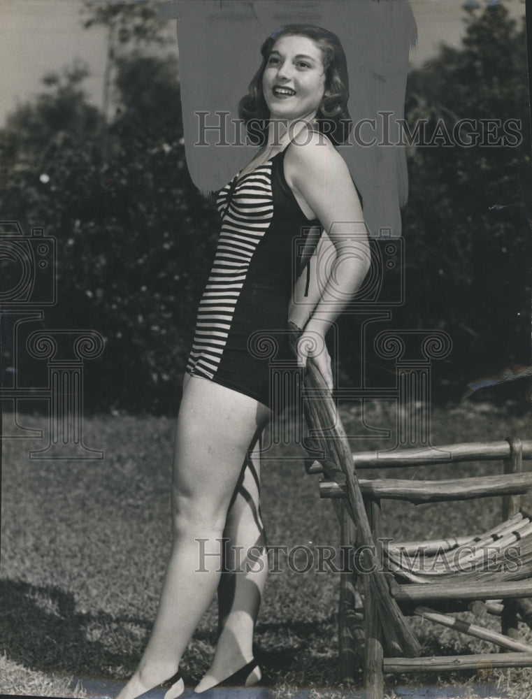 1953  Alvena Birchard, beauty queen - Historic Images