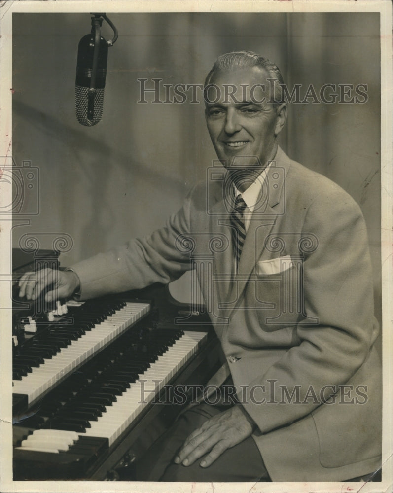 1961 Tampa&#39;s Danny Daniels Organ Player - Historic Images