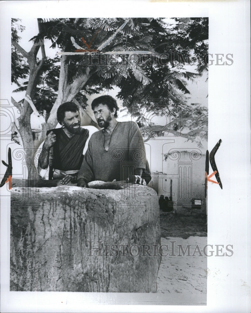 1975 Actor Burt Lancaster and Anthony Quagle.  - Historic Images