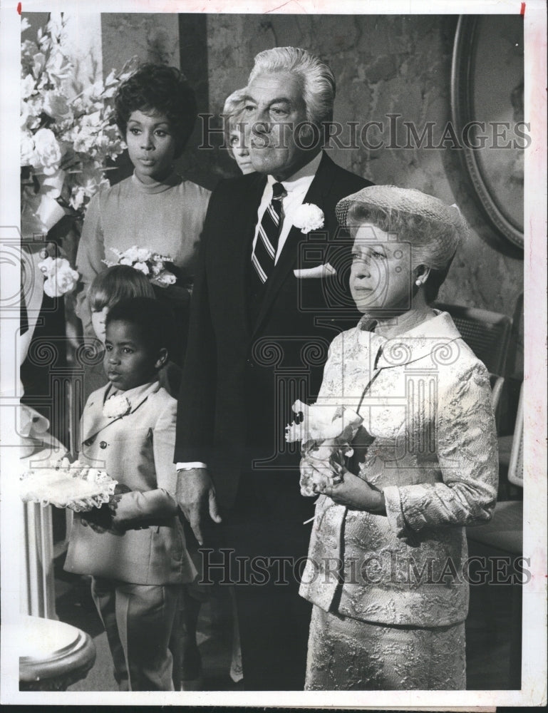 1970 Lurene Tuttle with Cesar Romero and Diahann Carrol in "Julia" - Historic Images