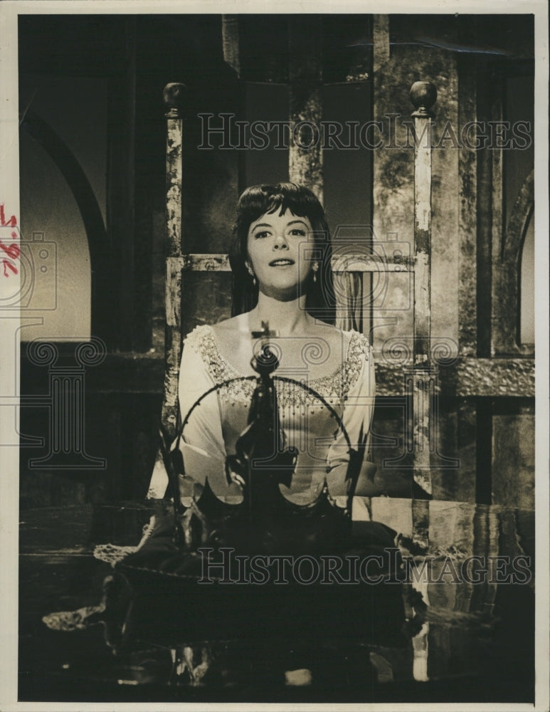 1965 English Actress Dorothy Tutin in &quot;The Hollow Crown, Part I&quot; - Historic Images