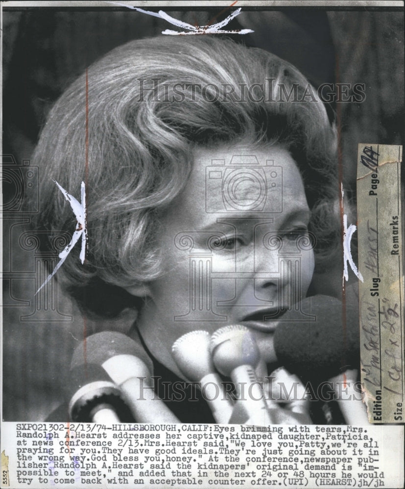 1974 Mrs. Randolph A. Hearst address her kidnapped daughter Patricia - Historic Images