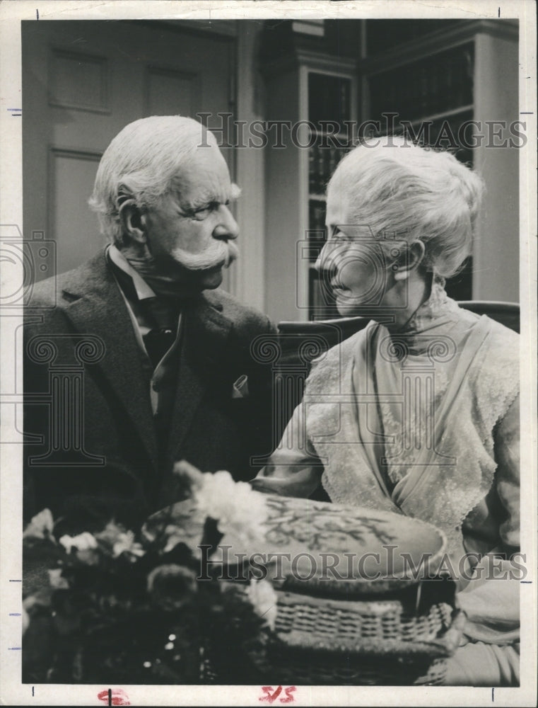 1965 Alfred Lunt and Lynn Fontanne on "The Magnificent Yankee" - Historic Images