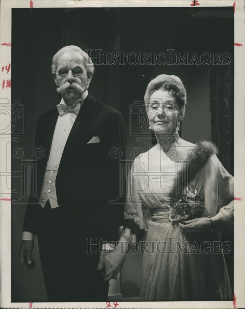 1965 Alfred Lunt and Lynne Fontanne in "The Magnificent Yankee" - Historic Images