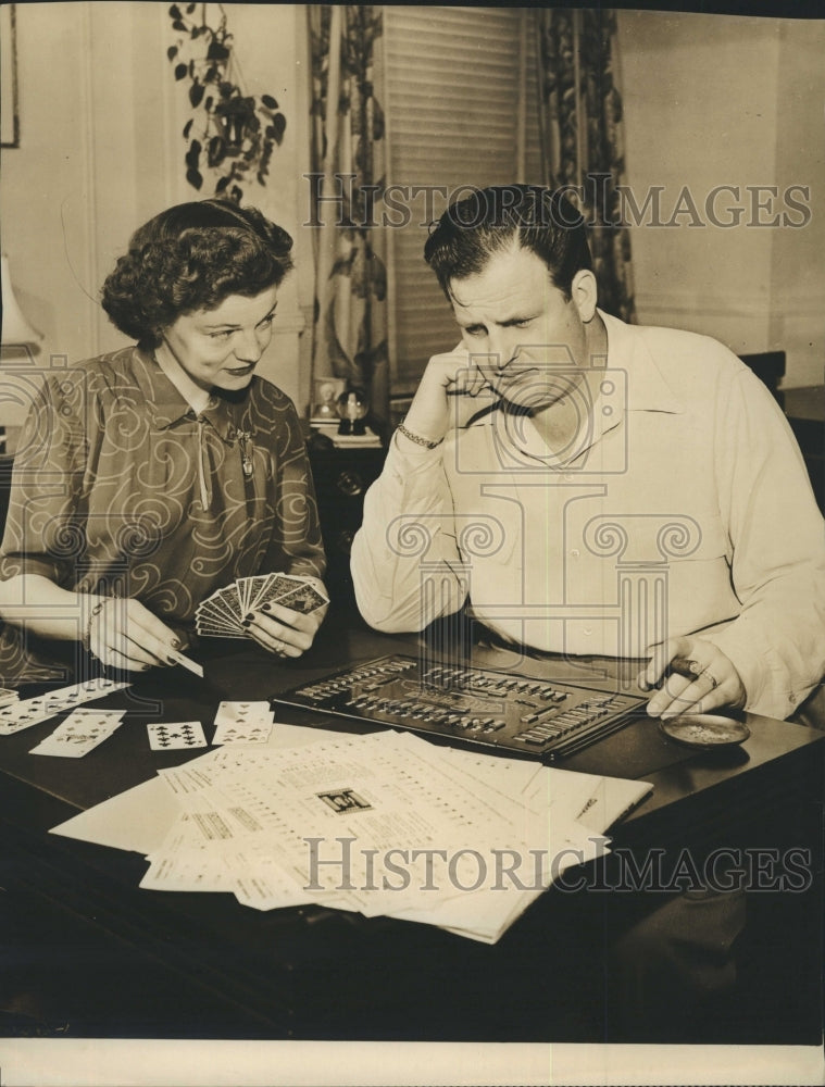 PressPhoto Alex Dreier and wife  of Alex Dreier's weekly News Analysis NBC radio - Historic Images