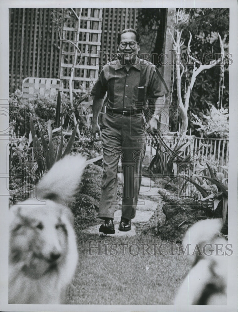 1972 Actor Keye Luke With Dogs  - Historic Images