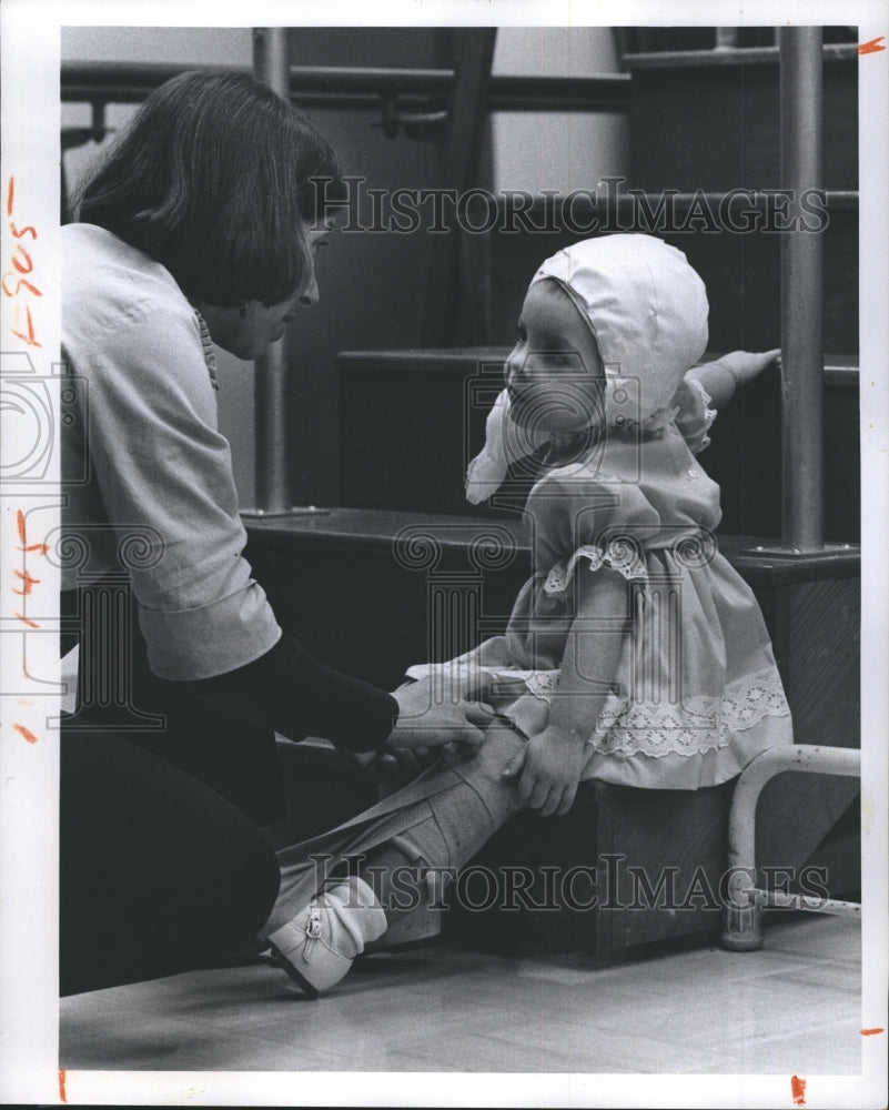 1977 Christy Dinnigan at All Children&#39;s Hospital  - Historic Images