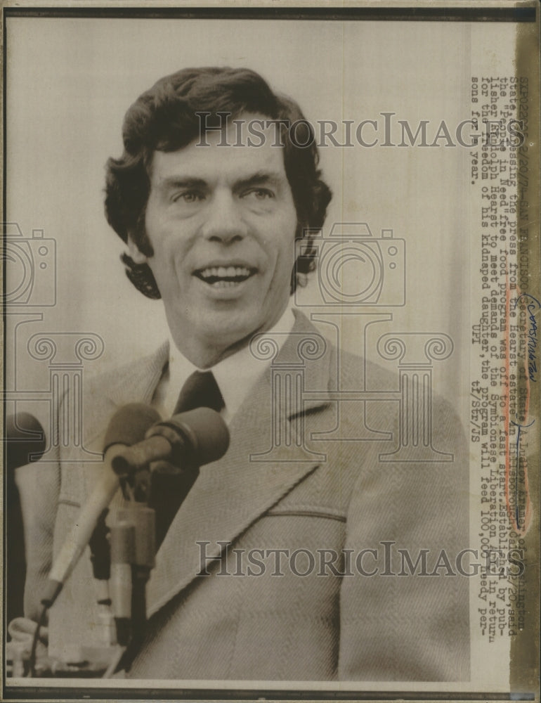 1974 Washington Secretary of State A. Ludlow Kramer addressing press - Historic Images