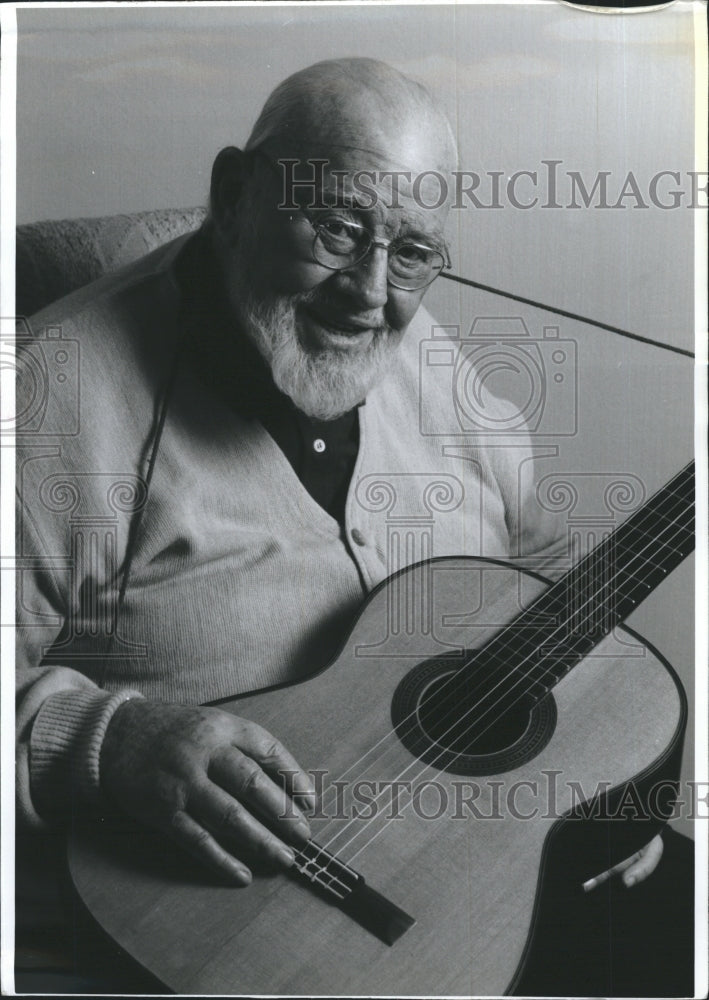 1993 Press Photo Burl Ives Retired After Eight Decades of Singing - RSH45847 - Historic Images