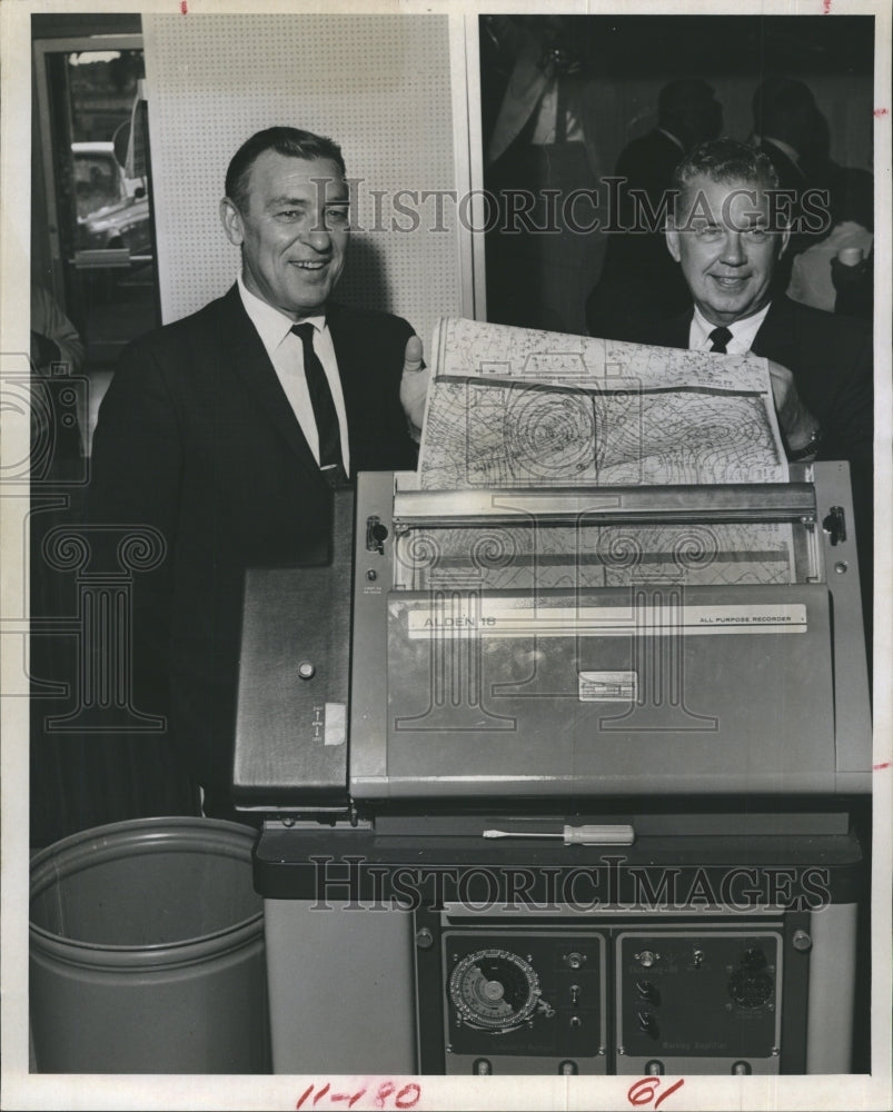 1966 F.A.A. Mgr Paul Boatman, Chief Jim Elam dedicating new facility - Historic Images