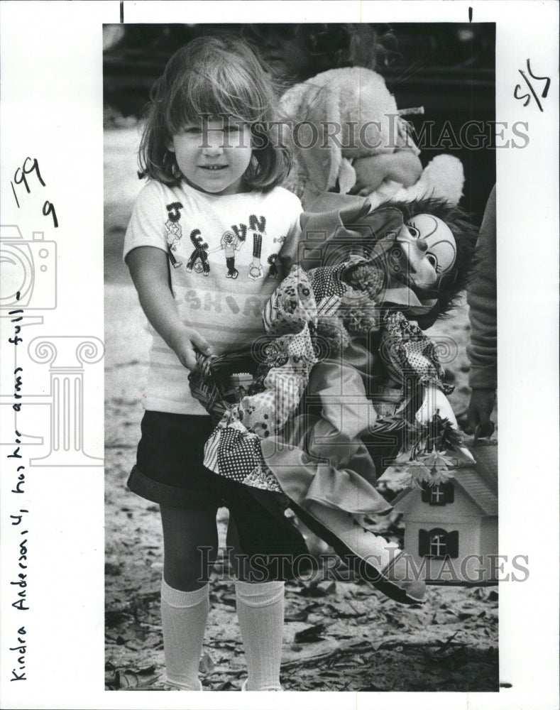 1978 Kindra Anderson of New Port Richey's Kiddie Rance moving toys - Historic Images