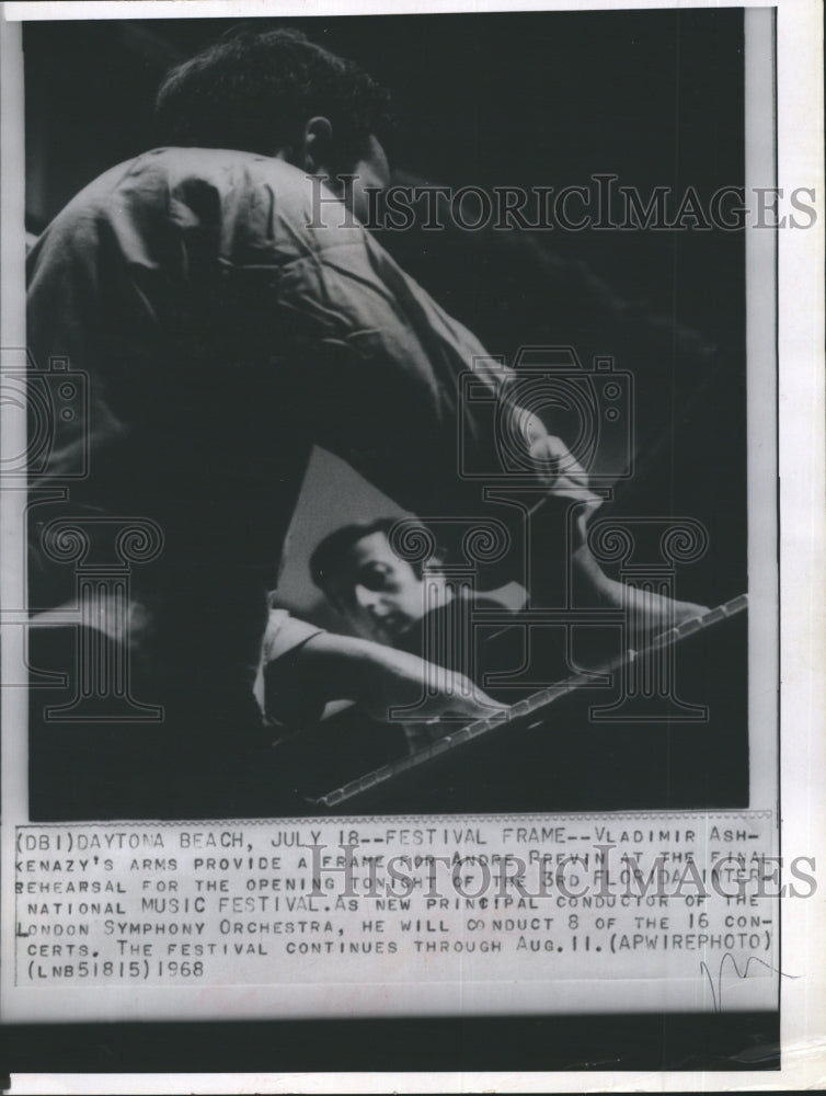 1968 Conductor Andre Previn Pianist Vladimir Ashkenazy  - Historic Images