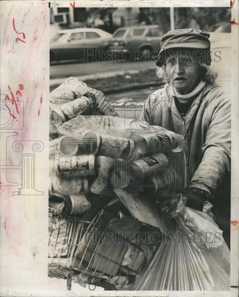 1977 Clare Ritter Collects Aluminum Cans From Trash Cans And Alleys - Historic Images