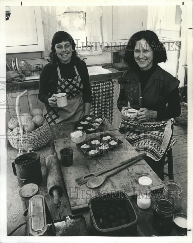 1983 Marjorie Kinnan Rawlings, Dora, recipes - Historic Images