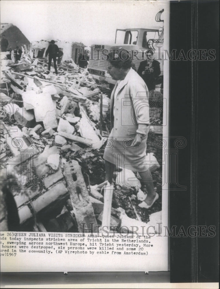 1967 Queen Julian of Netherlands visits Stricken area of Tricht - Historic Images