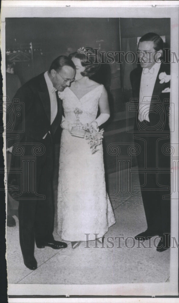 Bride and groom, possibly Princess Beatrix and Claus von Amsberg - Historic Images