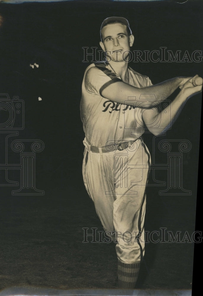 1940 Vic Nelson, Bell batting star - Historic Images