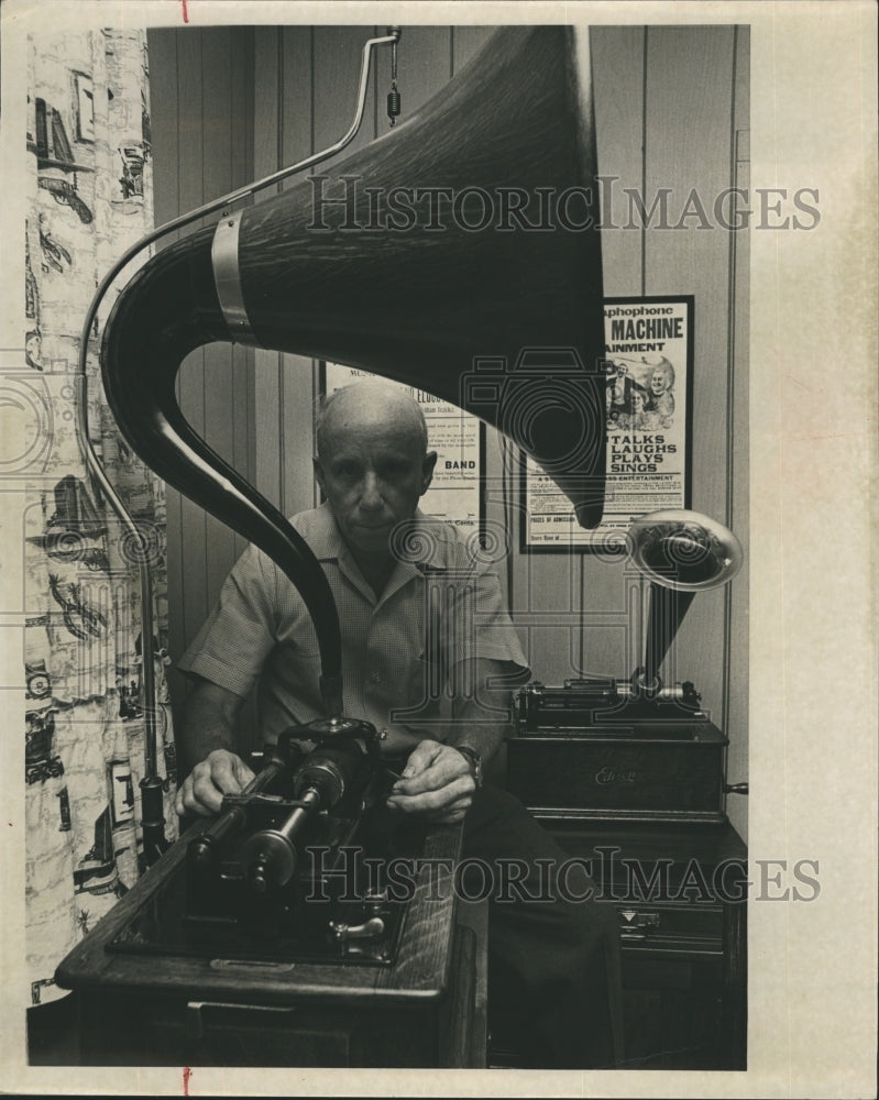 George Pettengill  - Historic Images