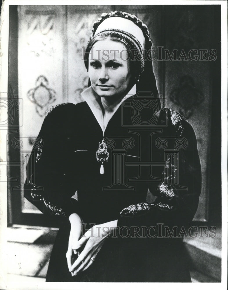 1973 Actress Angela Pleasence in "The Six Wives of Henry the VIII" - Historic Images