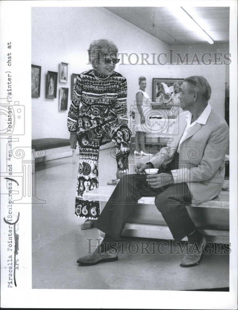 1969 Sculpter Pirscella Pointer &amp; Artist Kenneth Pointer - Historic Images