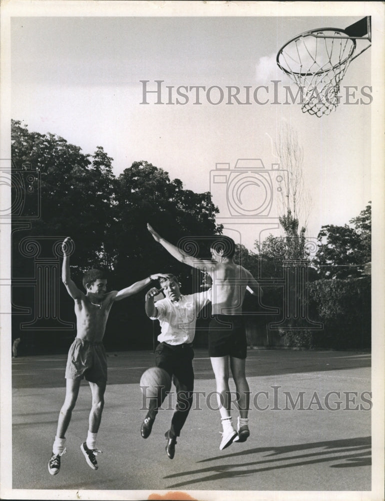 Press Photo Charles Percy Family Basketball - Historic Images