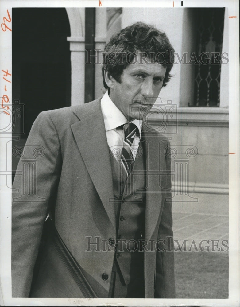 1975 Actor Barry Newman NBC Petrocelli - Historic Images