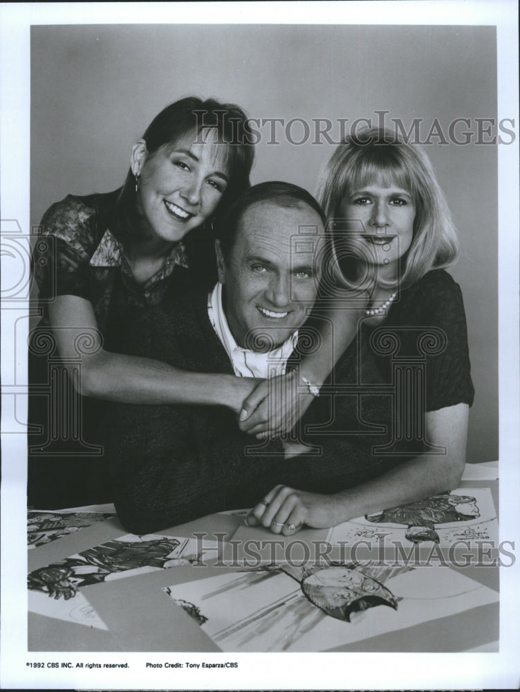 1992 Press Photo Bob Newhart, Cynthia Stevenson, Carlene Watkins on CBS' "Bob" - Historic Images