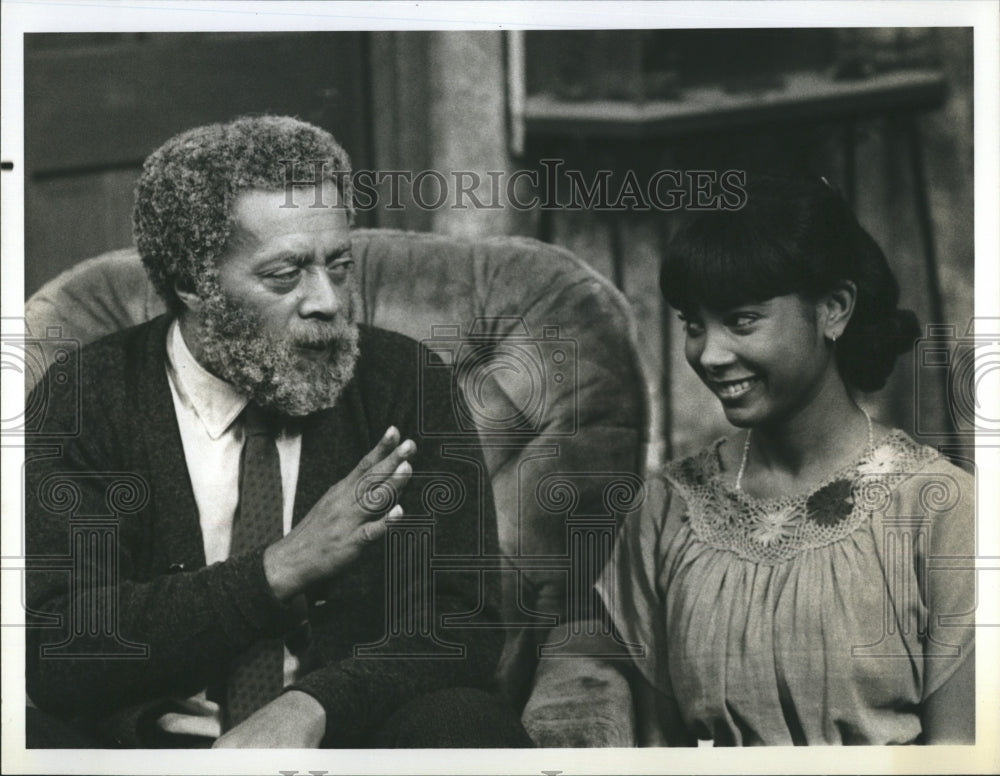 Whitman Mayo & Rosanne Katon Episode "Night School" On "Grady" - Historic Images