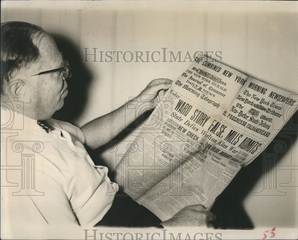 1958 Press Photo Nineteen Twenty-Three Newspaper Ed Bauman Anna Maria Island - Historic Images