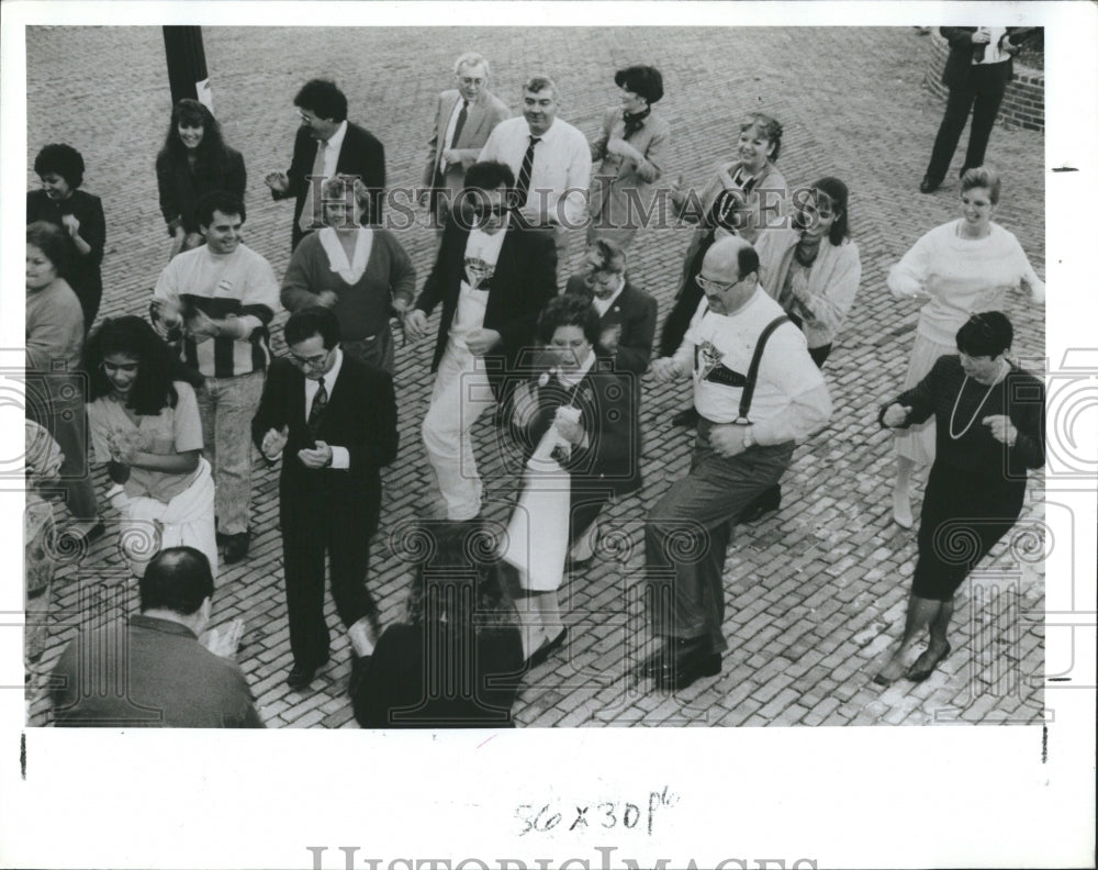 1991 Tampa Mayor Sandy Freedman joins a Conga class  - Historic Images