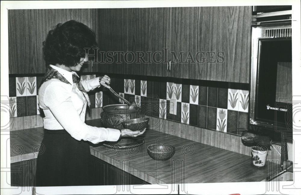 1979 Sherry Frazier&#39;s wallpaper gives the look of imported tile - Historic Images