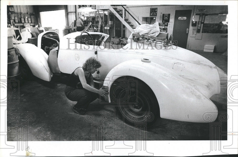 1980 Linda Cole in the process of building a replica of an Auburn - Historic Images