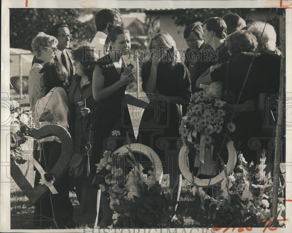 1976 Sobbing Friends Relatives Attend Carol Hutto Funeral Largo - Historic Images