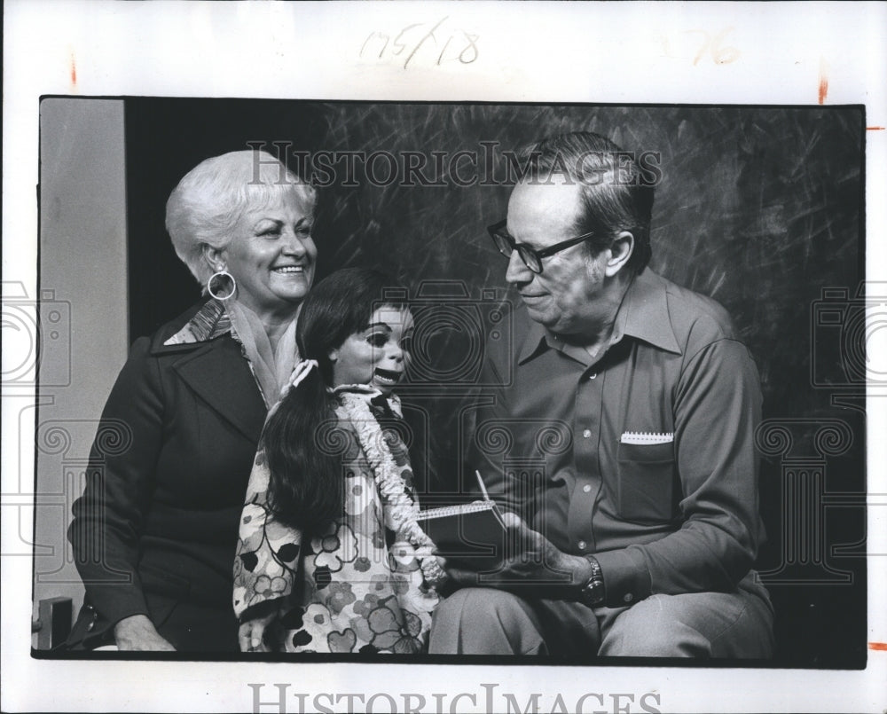 1976 OAT chats with Mrs. Hutchinson , Gabby. - Historic Images