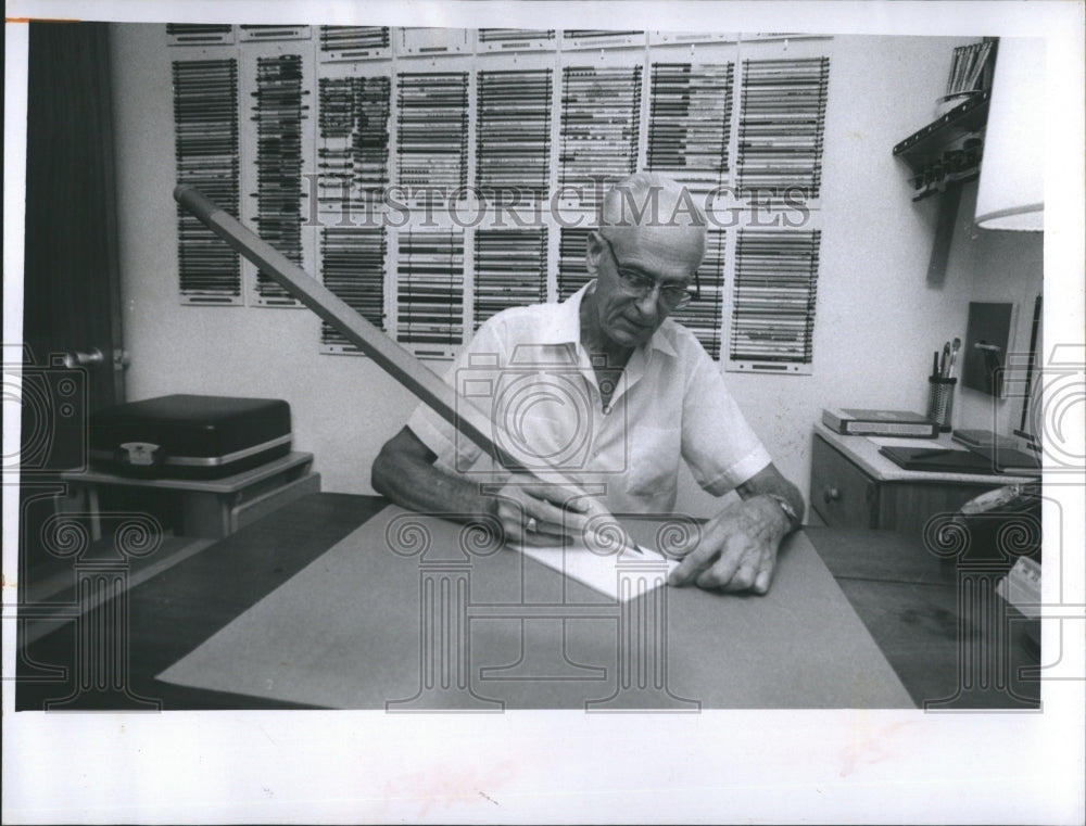 1970 Harry Proaper Pencil Collector  - Historic Images